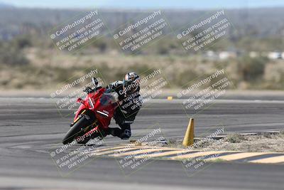 media/Jan-15-2026-Racers Edge (Thu) [[dfebeb70ab]]/3-B Group/Session 2 (Turn 11)/